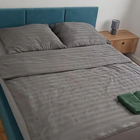 Zuzanna Apartamenty, Wczesniej Italia Ustron