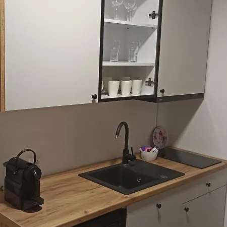 Zuzanna Apartamenty, Wczesniej Italia Ustron