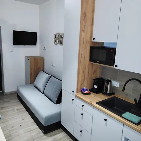 Zuzanna Apartamenty, Wczesniej Italia *
