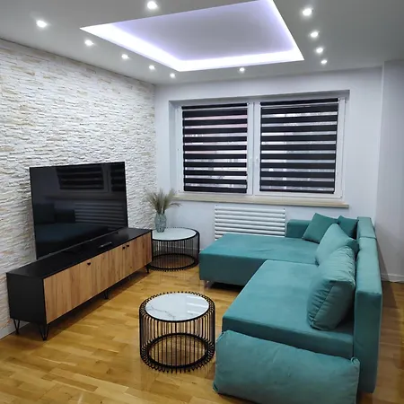 Zuzanna Apartamenty, Wczesniej Italia * Ustroń