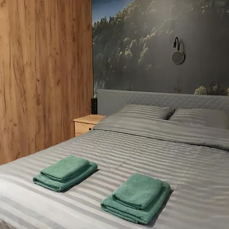 Zuzanna Apartamenty, Wczesniej Italia *